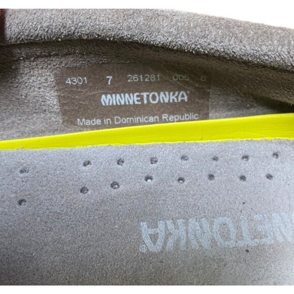 Minnetonka Women’s Gray Taupe Suede Kilty Plus Moccasins Size 7 Comfort Shoes - Picture 11 of 11